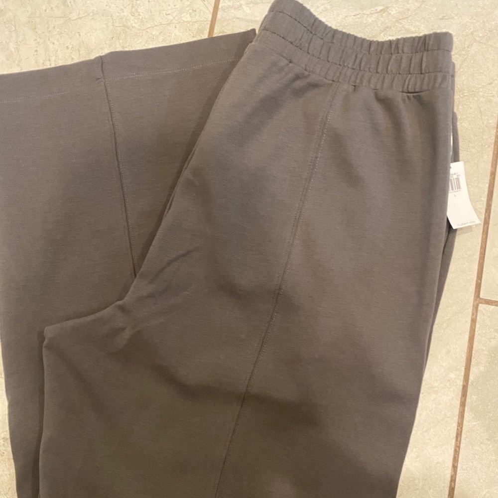 NWT Old Navy Wide Leg dynamic fleece pants sz L